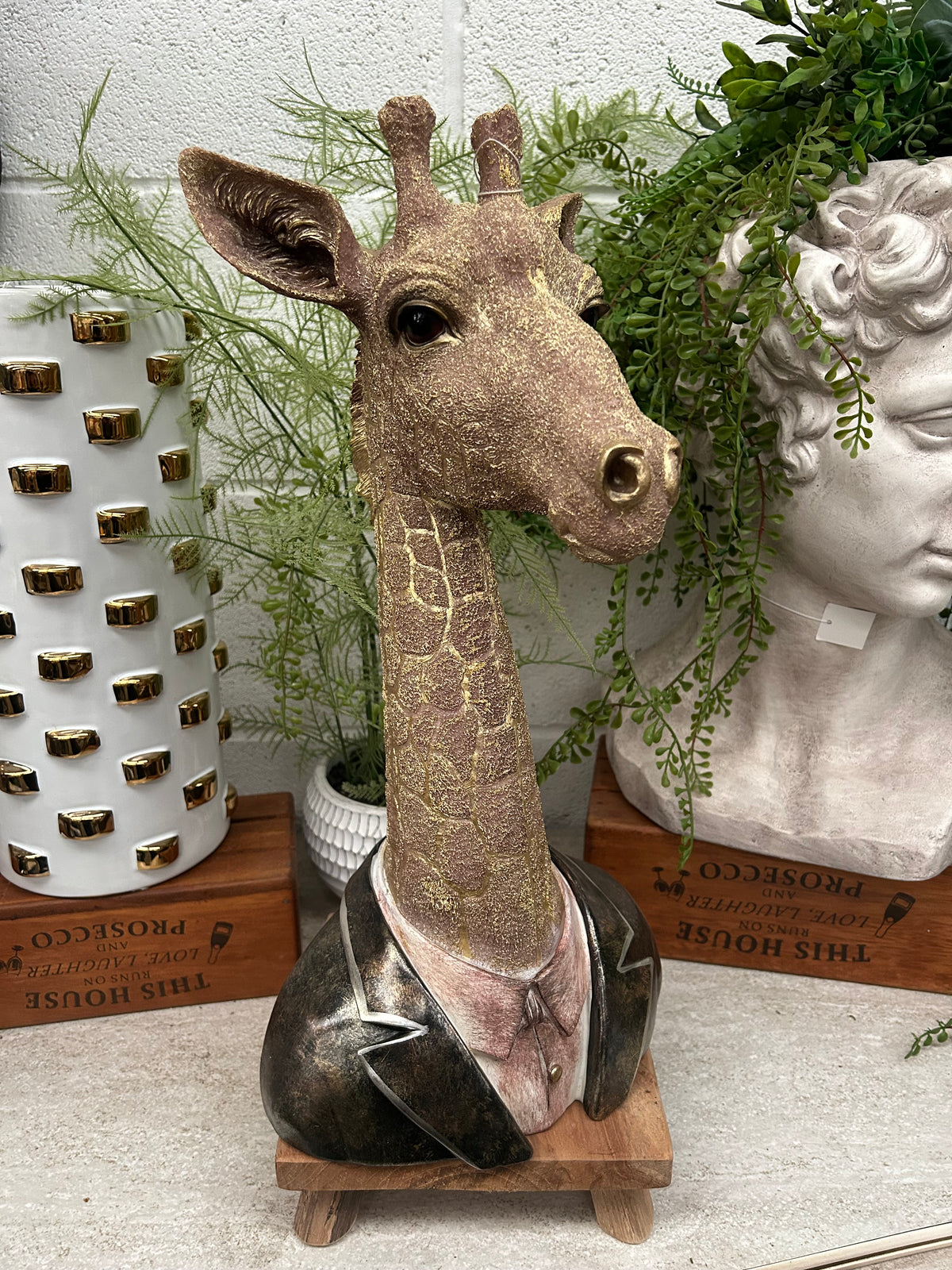 Detailed Resin Giraffe Bust – Elegant Free-Standing Sculpture | Sign of the times Stoke