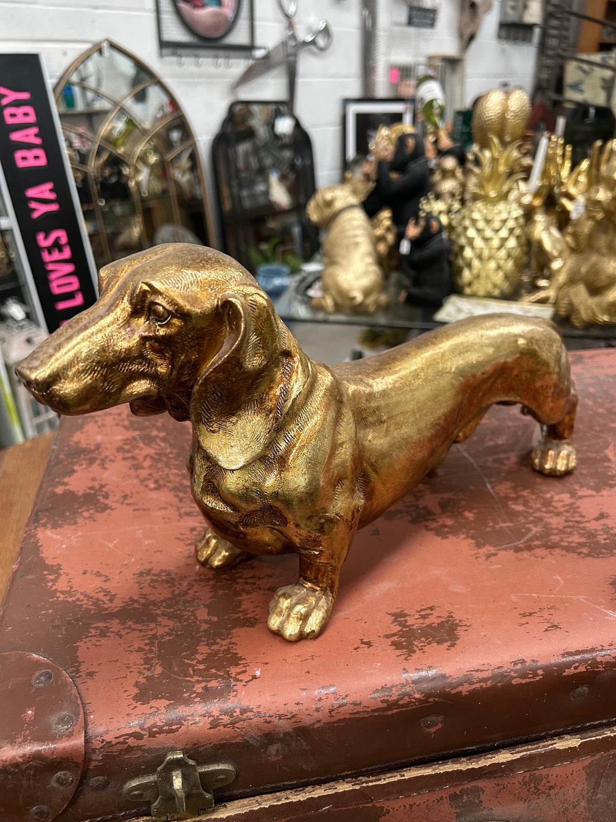Gold Dachshund Figurine – Elegant Dog Lover’s Decorative Ornament | Sign of the times Stoke