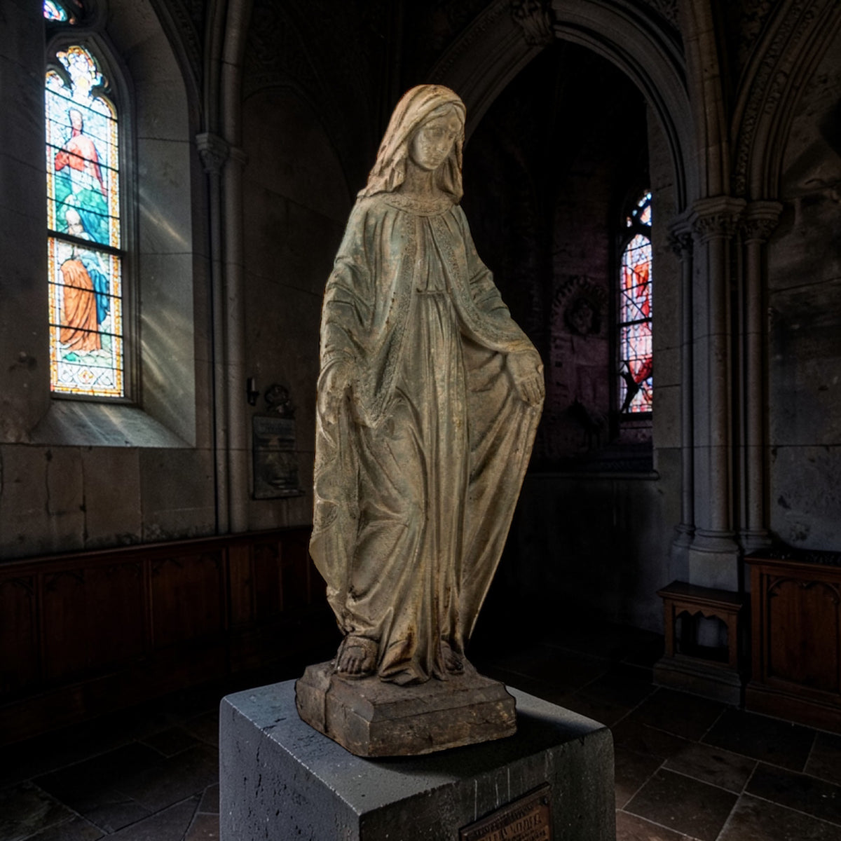 Large Antiqued Stone Effect Madonna Figure – Elegant Religious Sculpture | Sign of the times Stoke