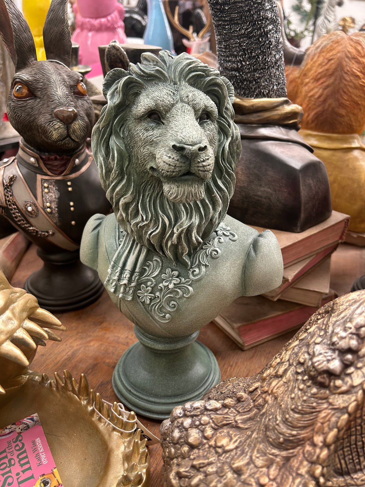 Lion Bust – Resin Animal Sculpture Decorative Ornament | Sign of the times Stoke