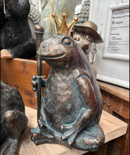 King Frog Resin Ornament - Indoor/Outdoor Decor | Sign of the times Stoke