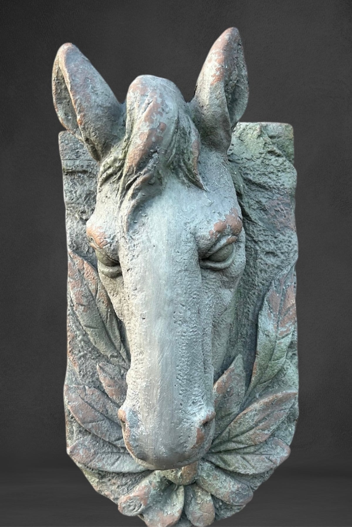Wall-Mounted Stone-Look Horse Head - Elegant Horse Sculpture for Home Décor | Sign of the times Stoke