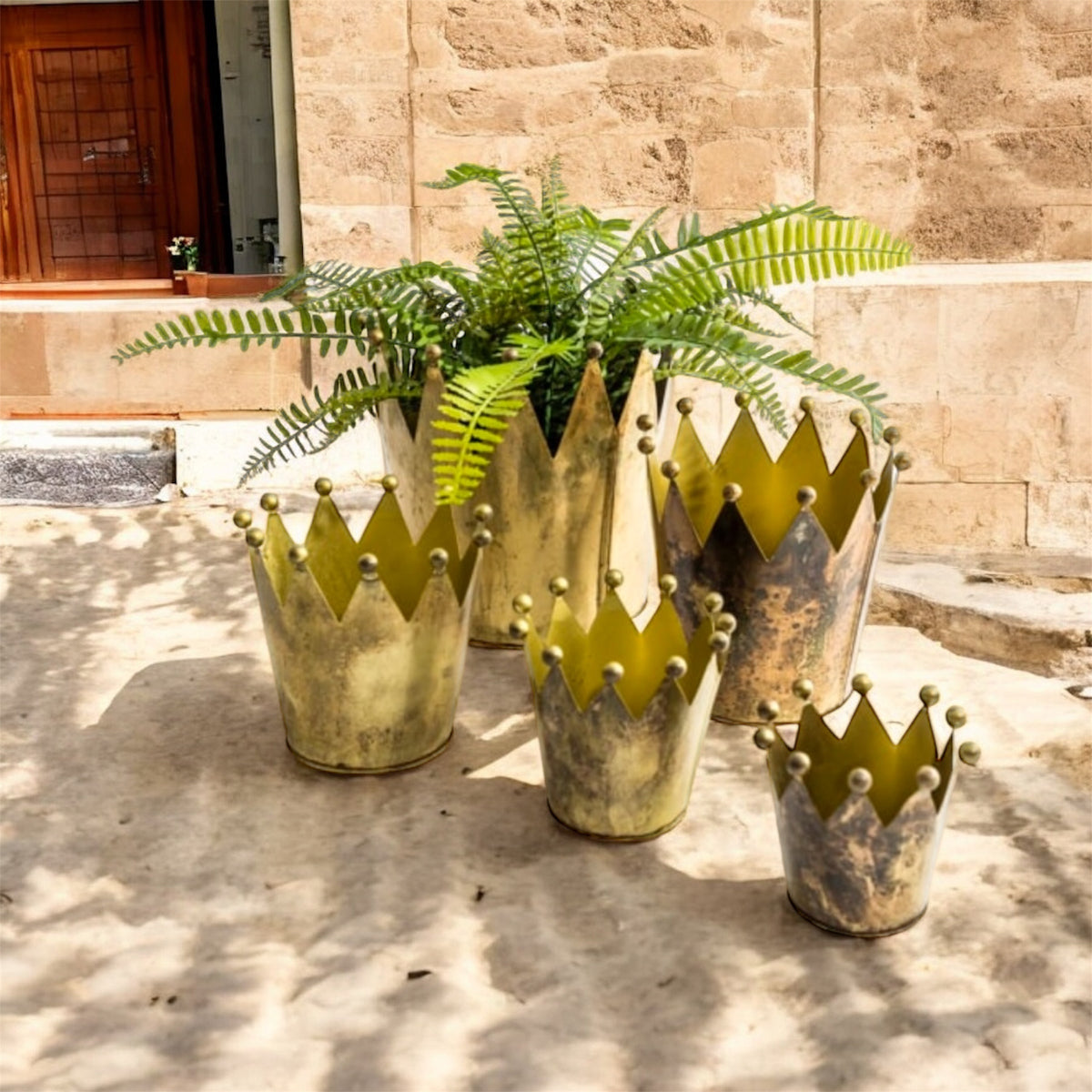 Set of 5 Antique Gold Metal Crown Planters – Elegant Indoor & Outdoor Décor | Sign of the times Stoke