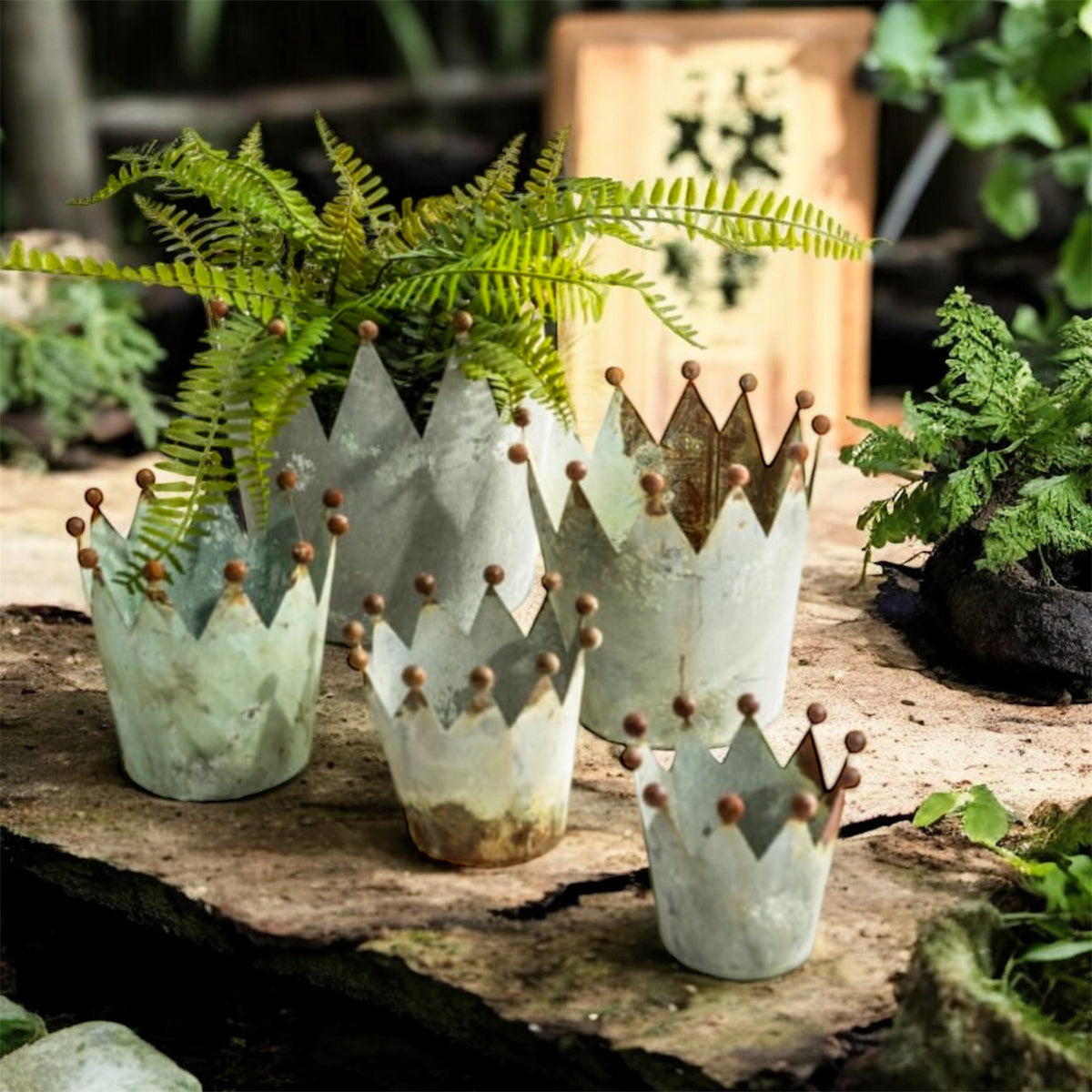 Set of 5 Oxidised-Metal Effect Crown Planters – Regal Garden & Home Décor | Sign of the times Stoke