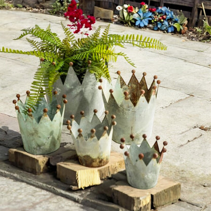 Set of 5 Oxidised-Metal Effect Crown Planters – Regal Garden & Home Décor | Sign of the times Stoke