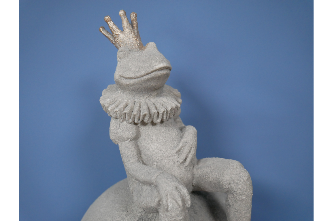 King Frog on Ball Sculpture - Resin Frog with Concrete Look | Sign of the times Stoke
