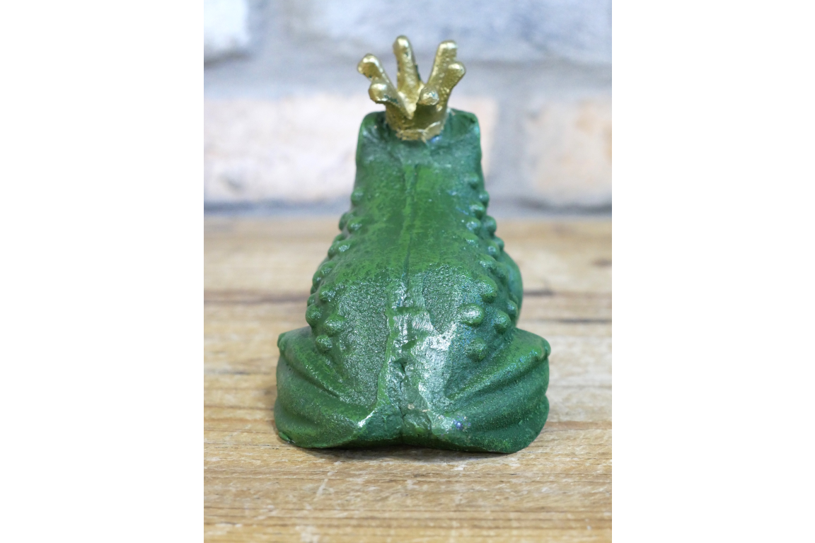 Cast Iron Frog – Rustic Decorative Garden Ornament | Sign of the times Stoke